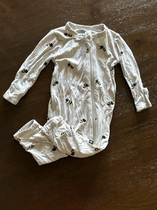 Kyte BABY Other - Kyte BABY Bee Mine Romper